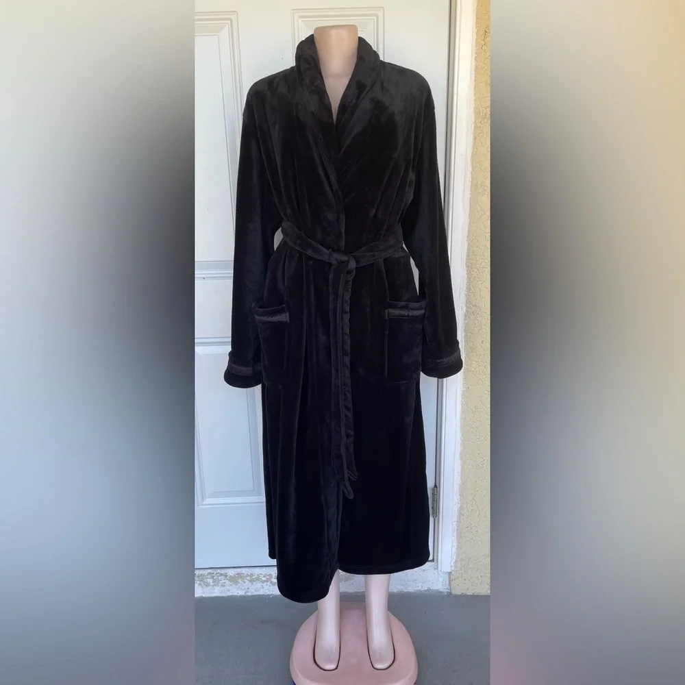 Soma Plush Black Women's Robe